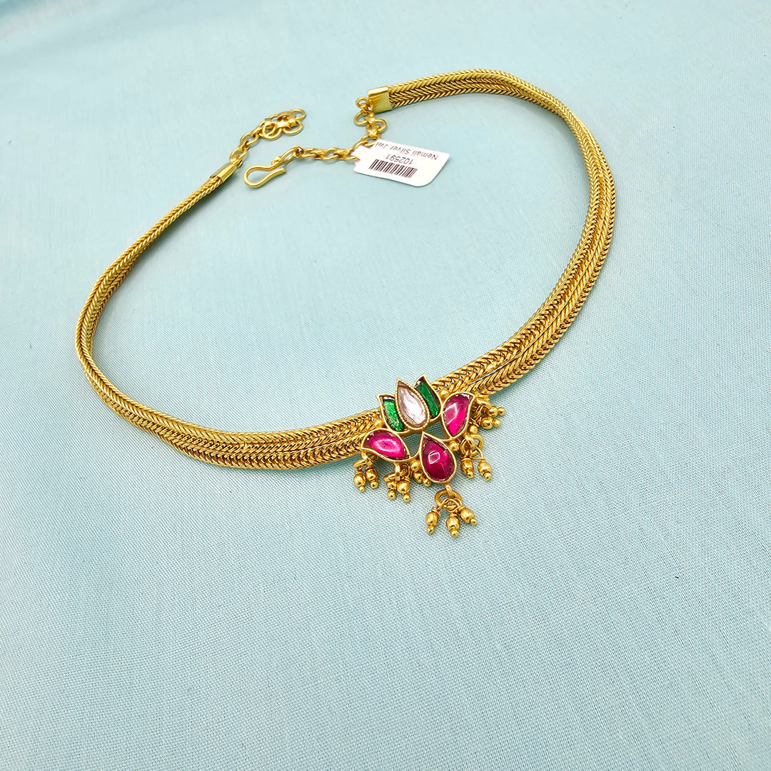 Small Kundan necklace