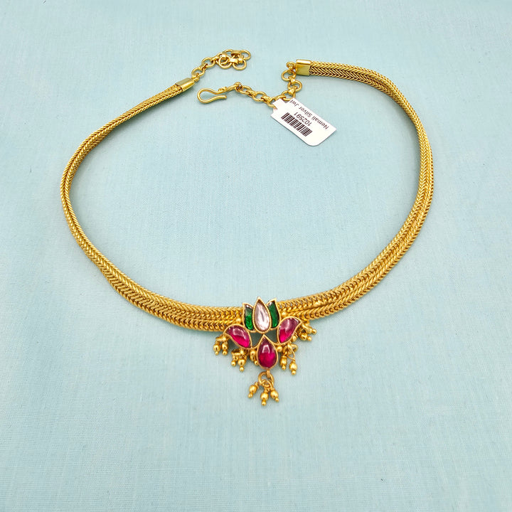 Small Kundan necklace