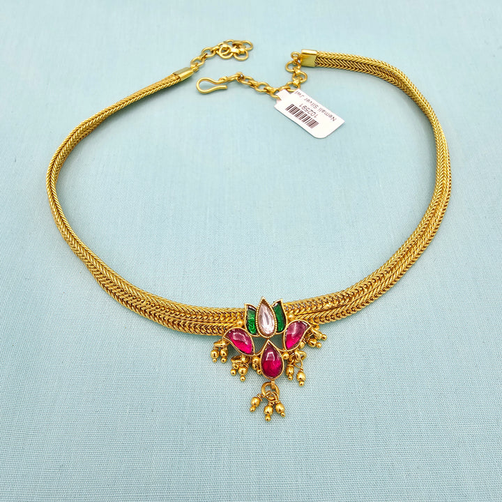 Small Kundan necklace