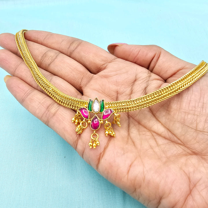 Small Kundan necklace