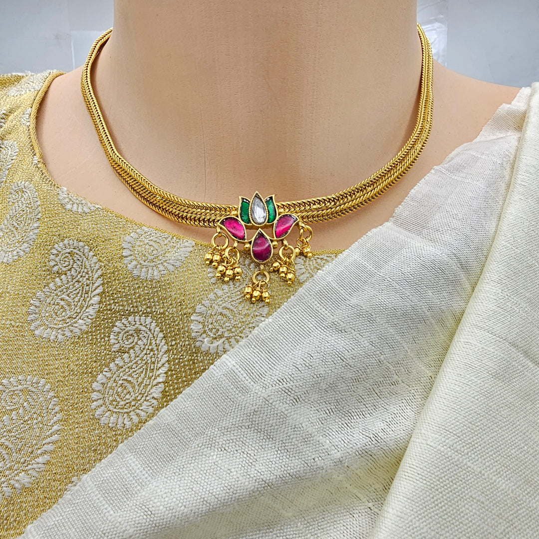 Small Kundan necklace