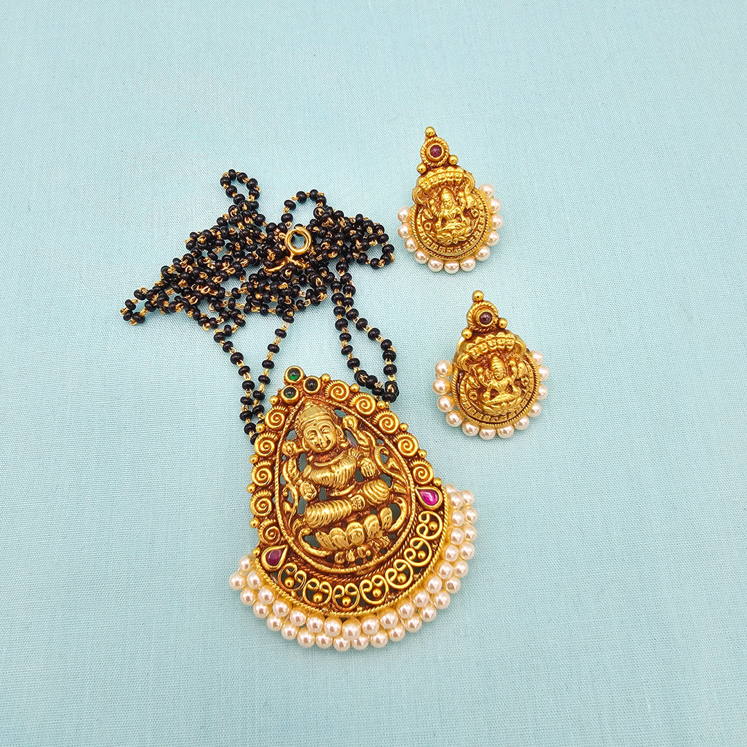 20" Lakshmi Black Beads set