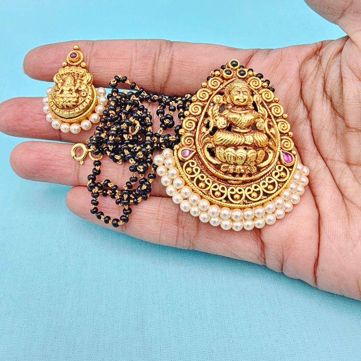 20" Lakshmi Black Beads set