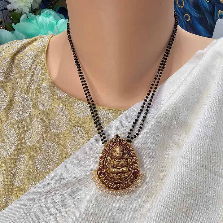 20" Lakshmi Black Beads set