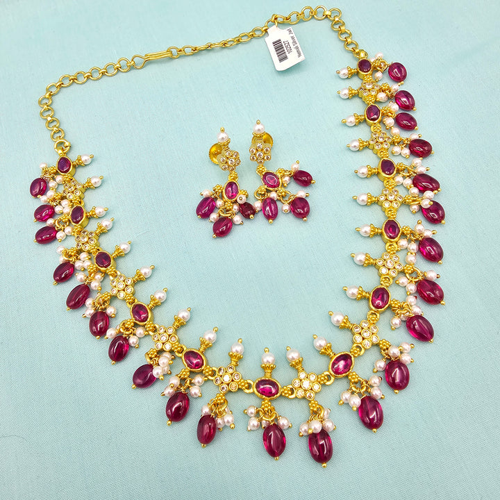 Silver pearl necklace