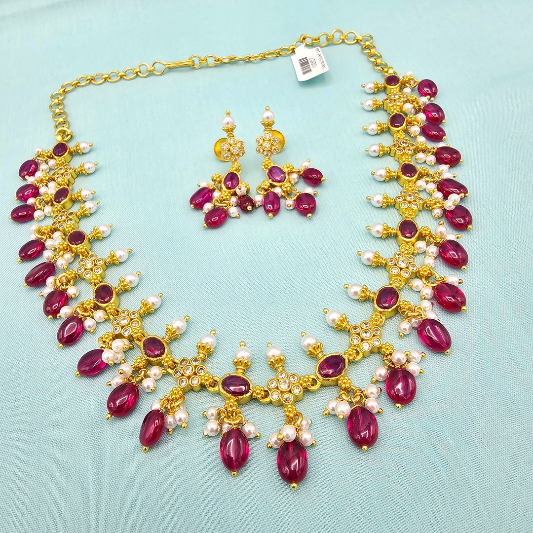 Silver pearl necklace
