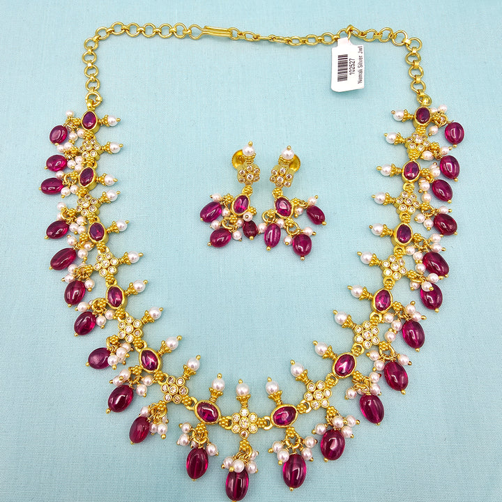 Silver pearl necklace