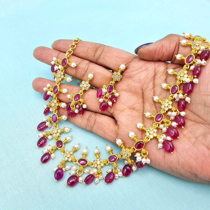 Silver pearl necklace