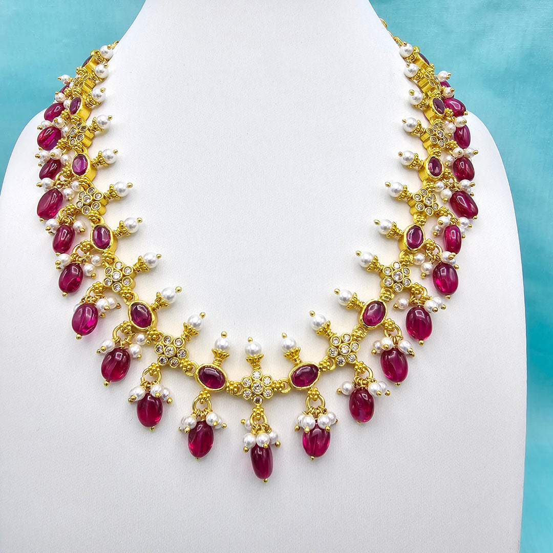 Silver pearl necklace