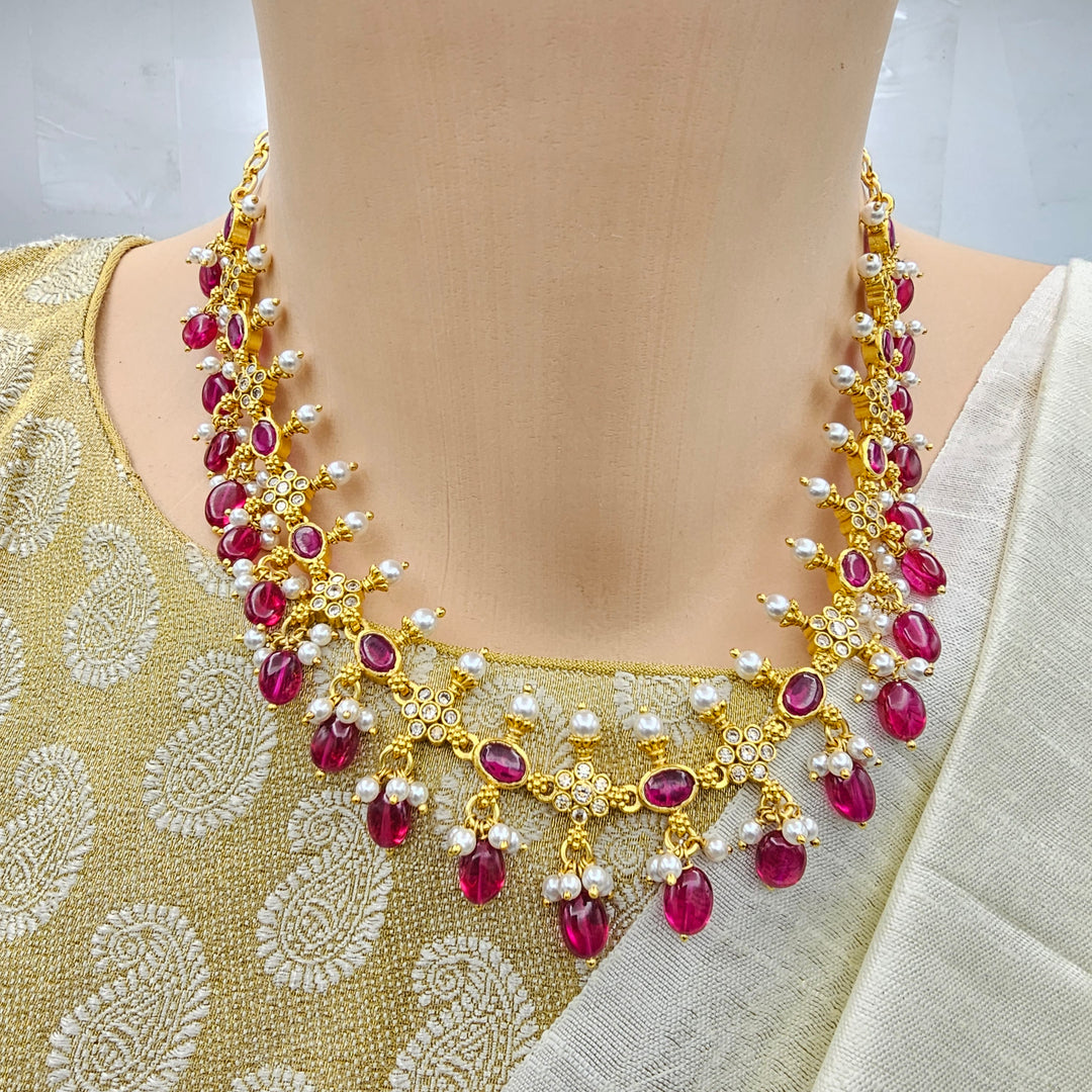 Silver pearl necklace