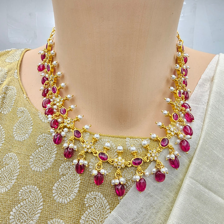 Silver pearl necklace