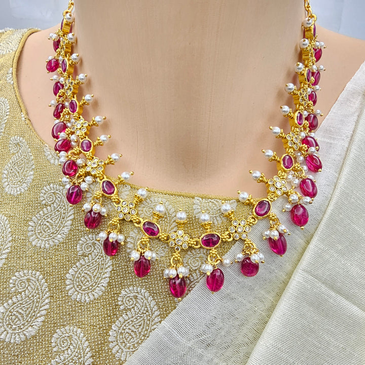 Silver pearl necklace