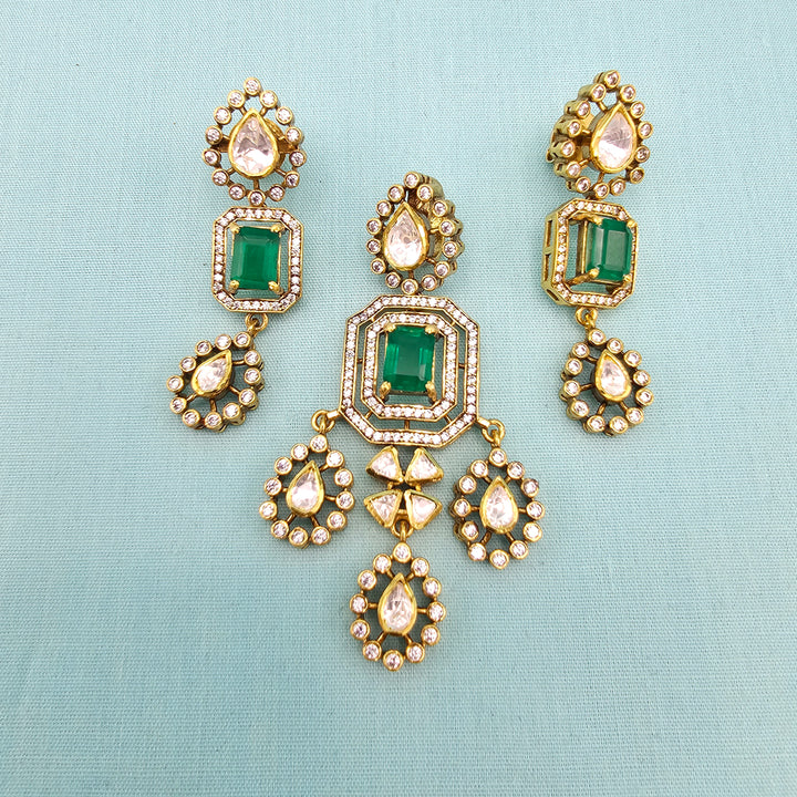 Mozo Emerald Pendant set