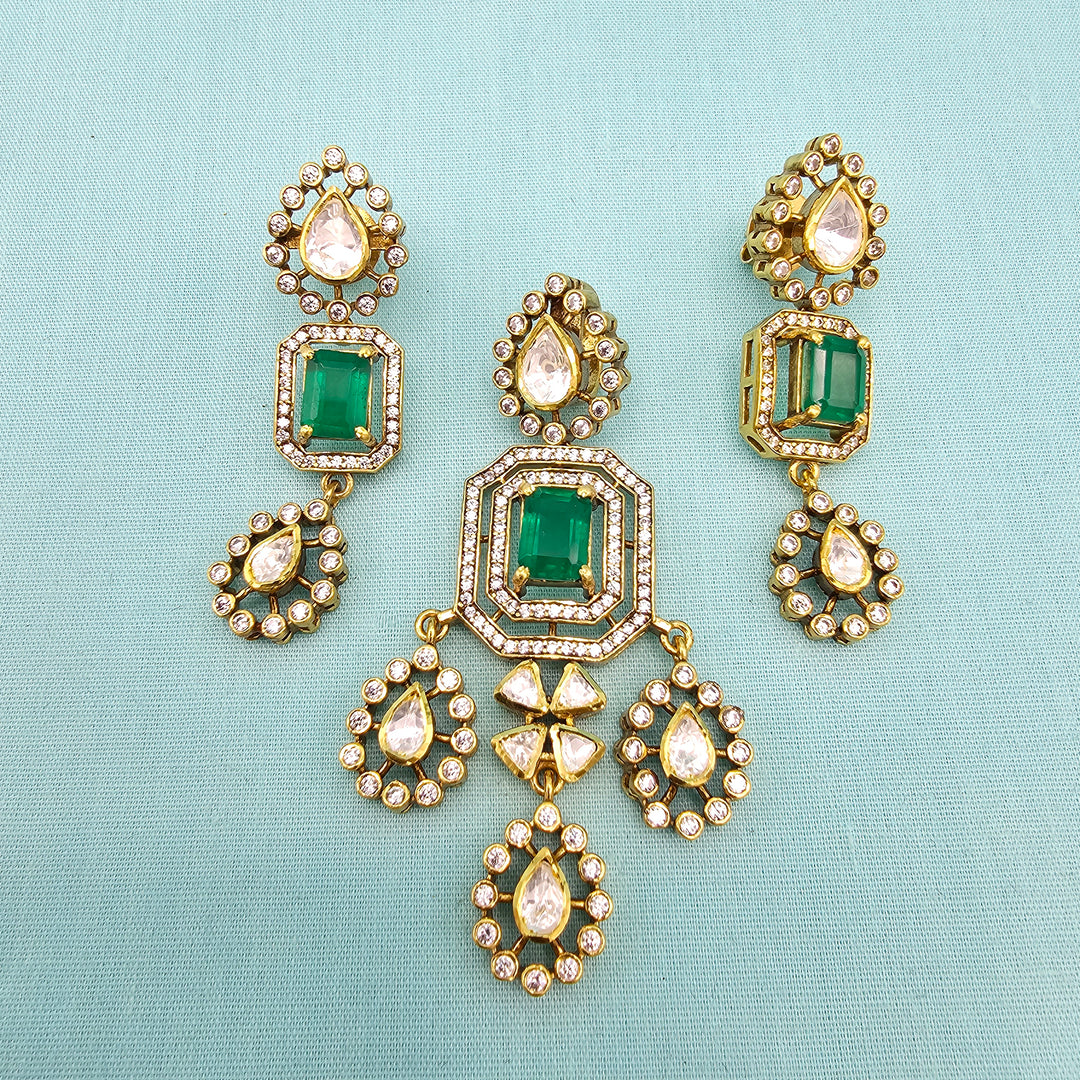 Mozo Emerald Pendant set