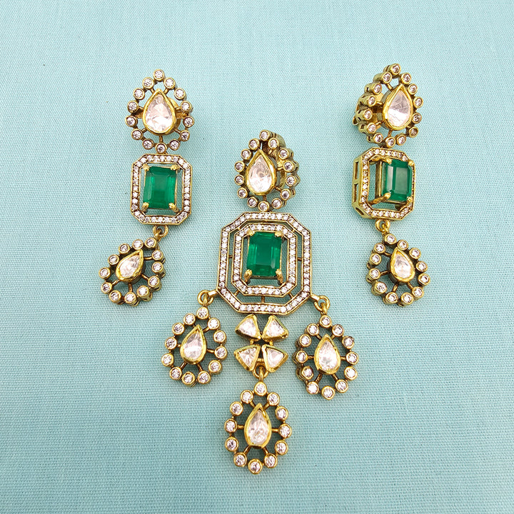Mozo Emerald Pendant set