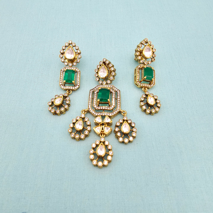 Mozo Emerald Pendant set