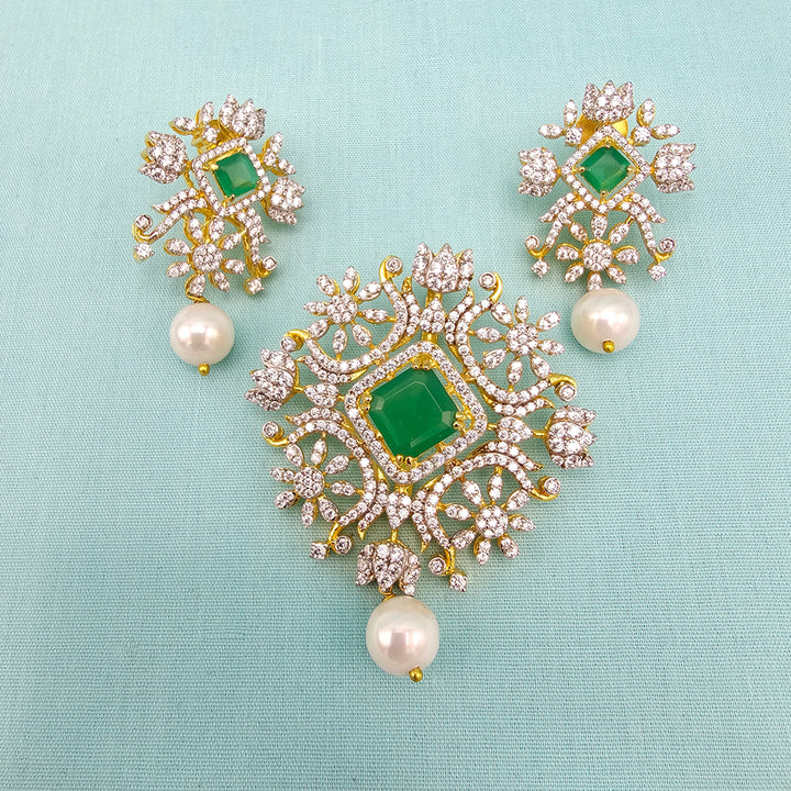 Diamond replica Pendant set