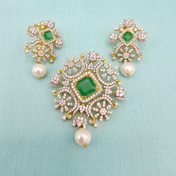 Diamond replica Pendant set
