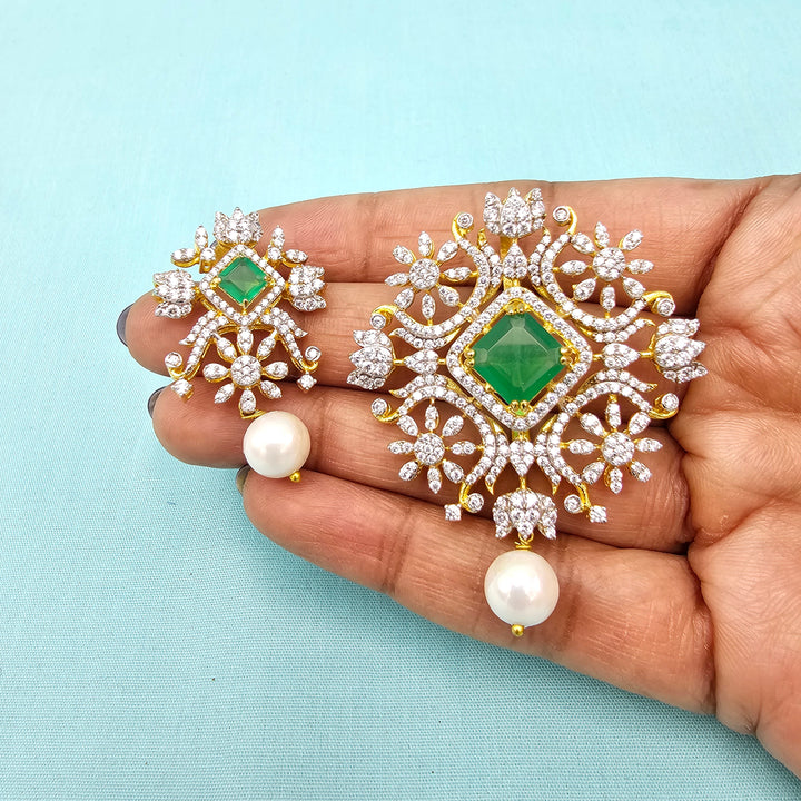 Diamond replica Pendant set