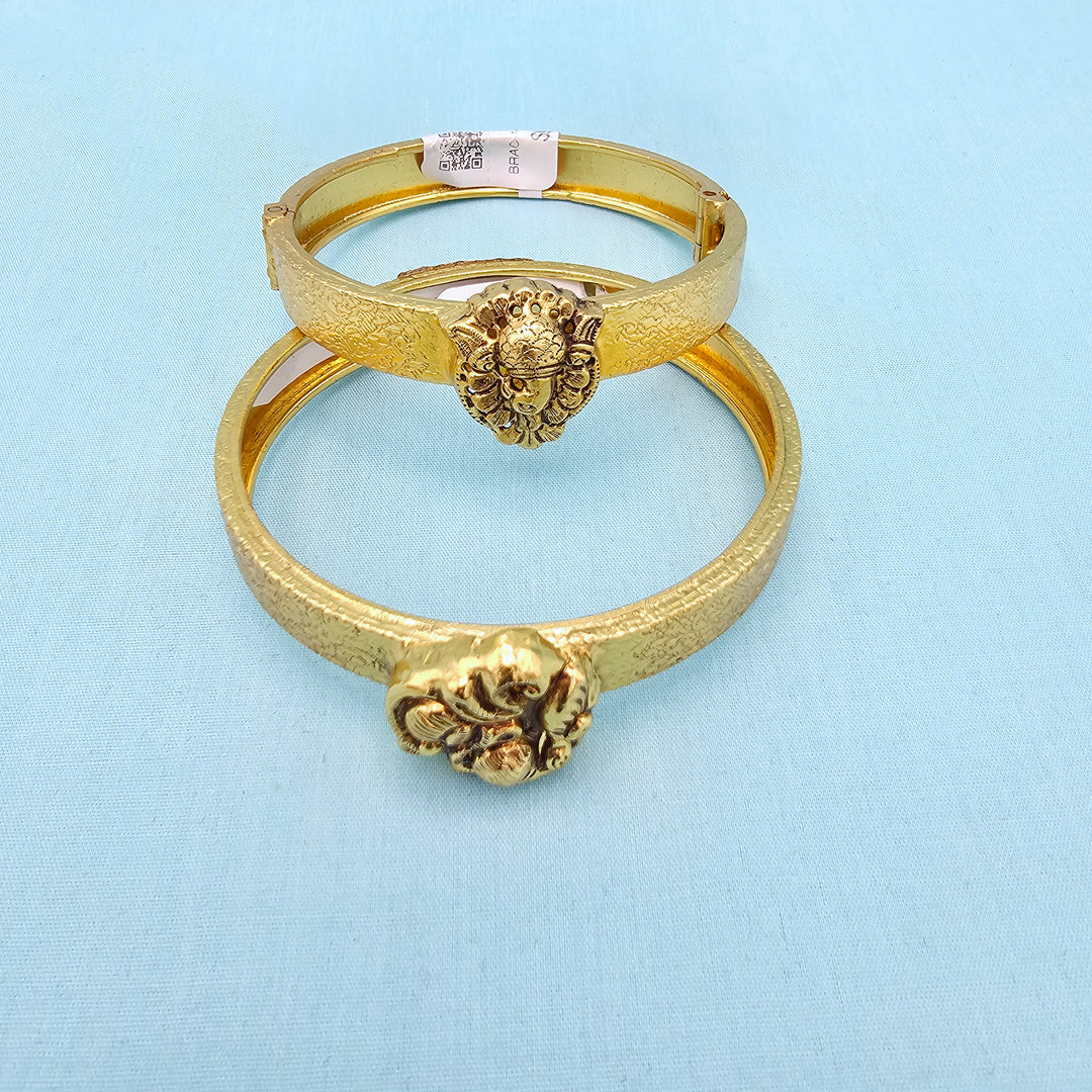 Peacock Hammered Kada