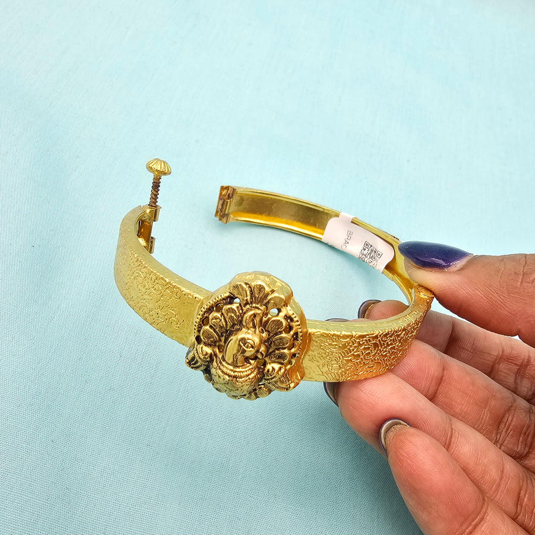 Peacock Hammered Kada