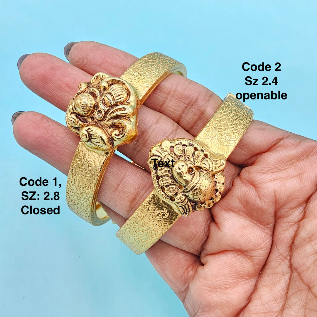 Peacock Hammered Kada