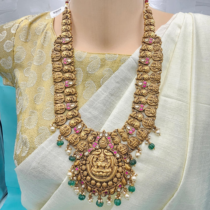 Nakshi Kundan Haram