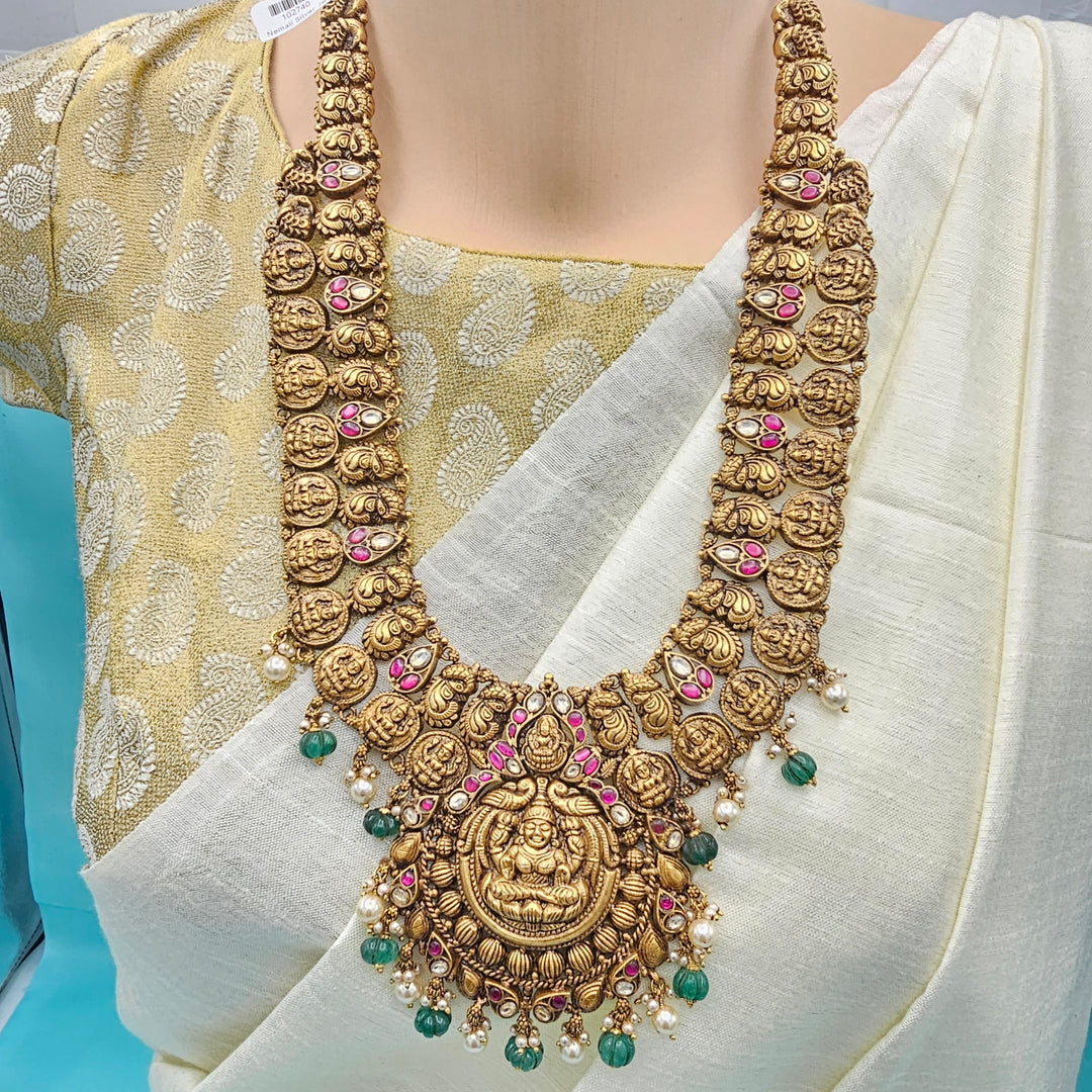 Nakshi Kundan Haram