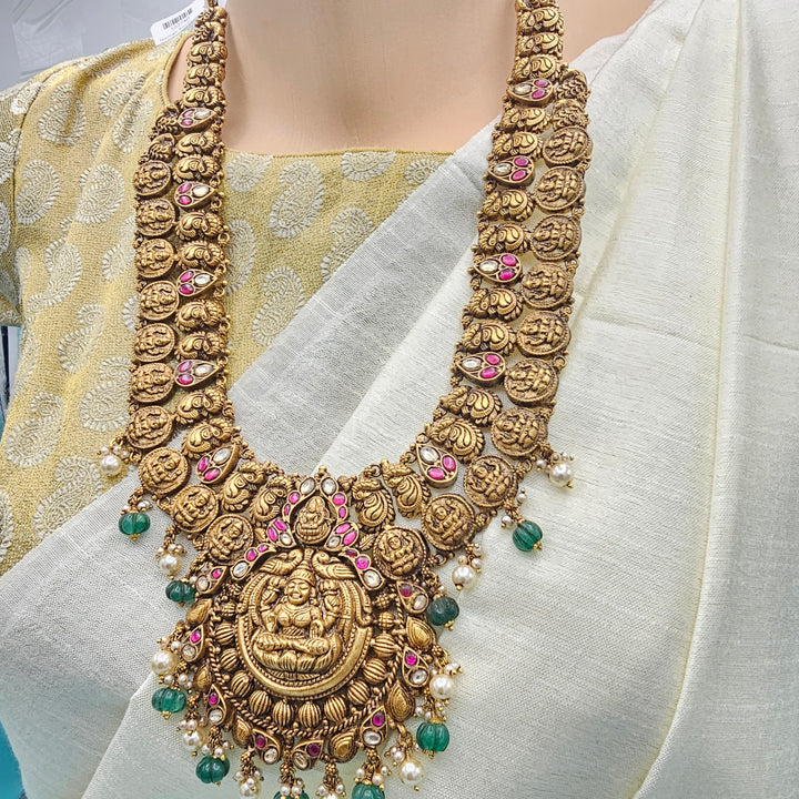 Nakshi Kundan Haram
