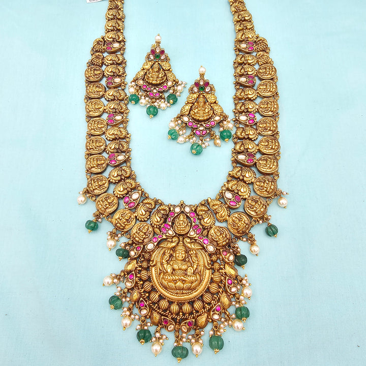 Nakshi Kundan Haram