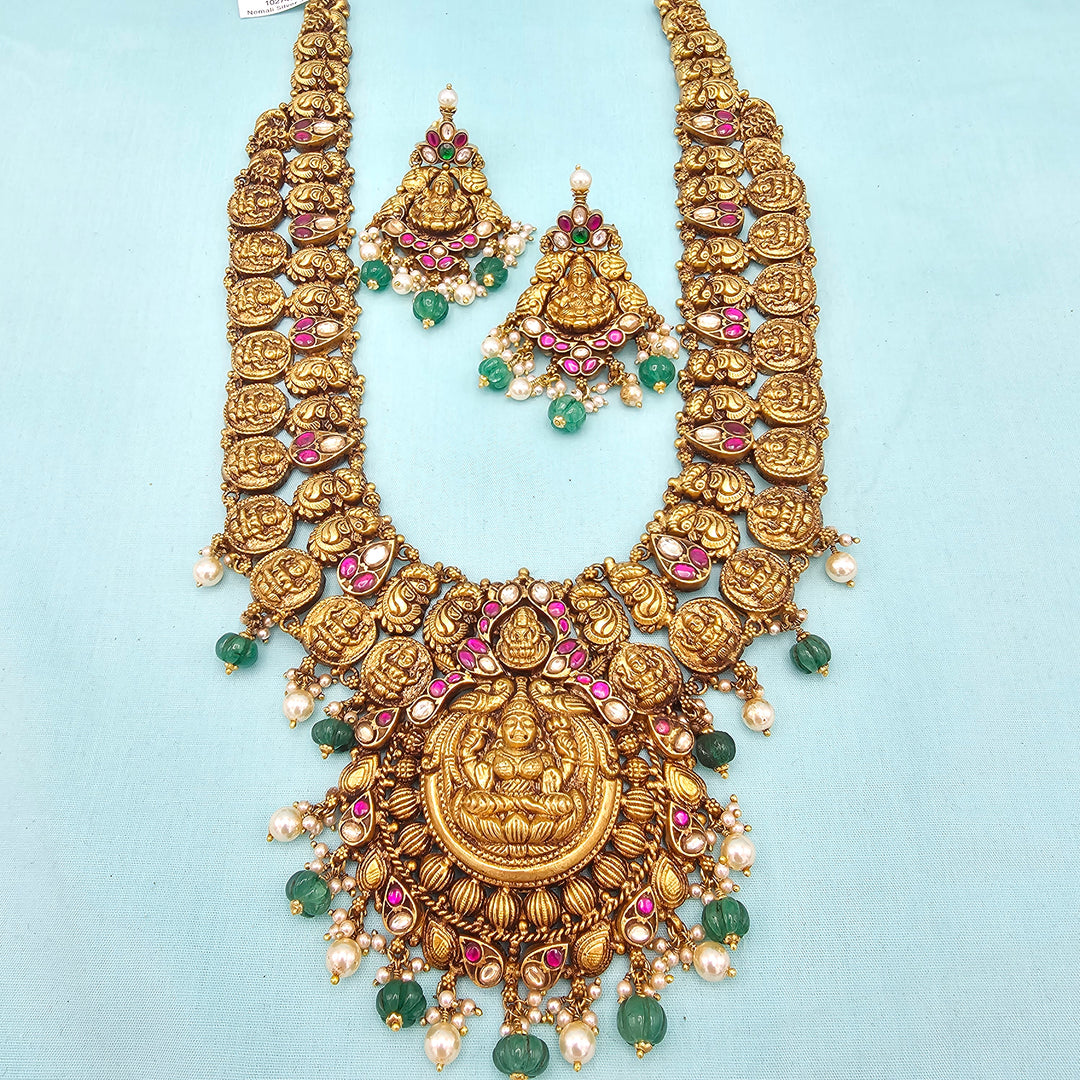 Nakshi Kundan Haram