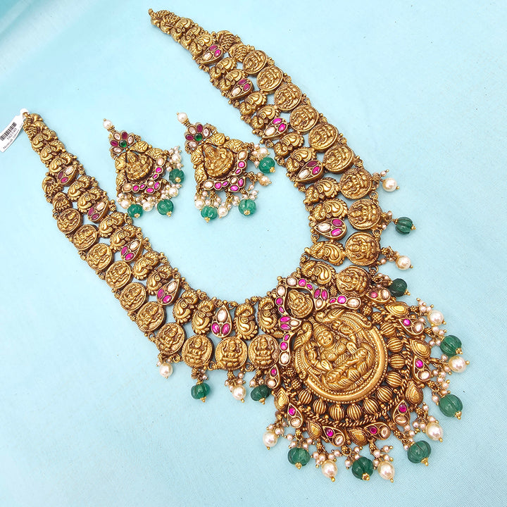 Nakshi Kundan Haram