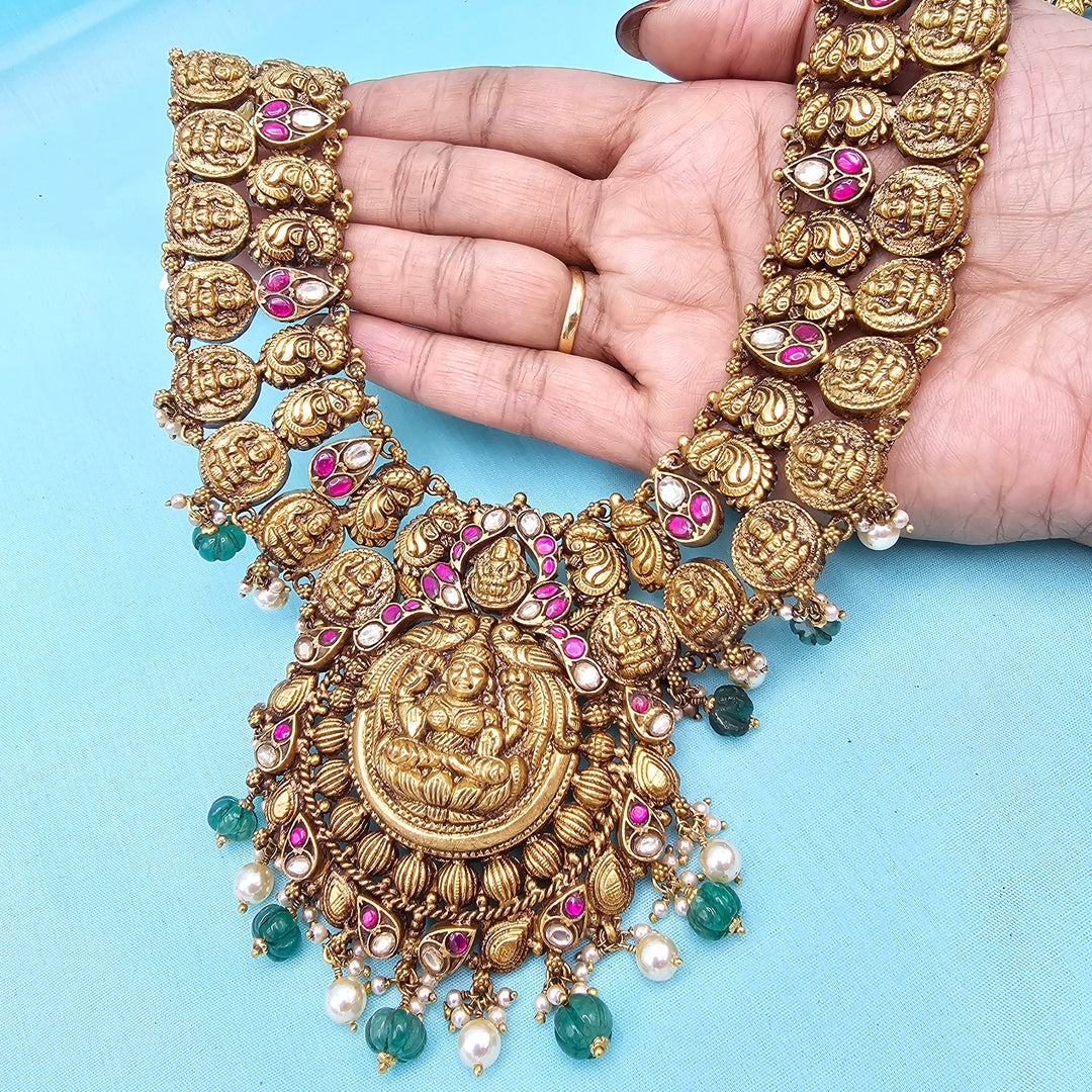 Nakshi Kundan Haram
