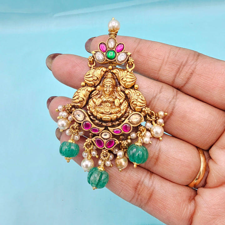 Nakshi Kundan Haram