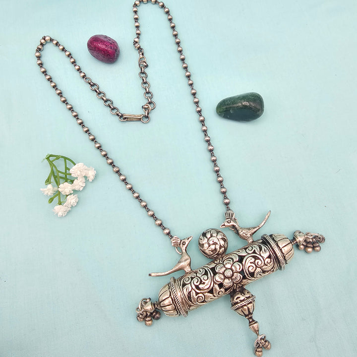 Chitayi Long necklace