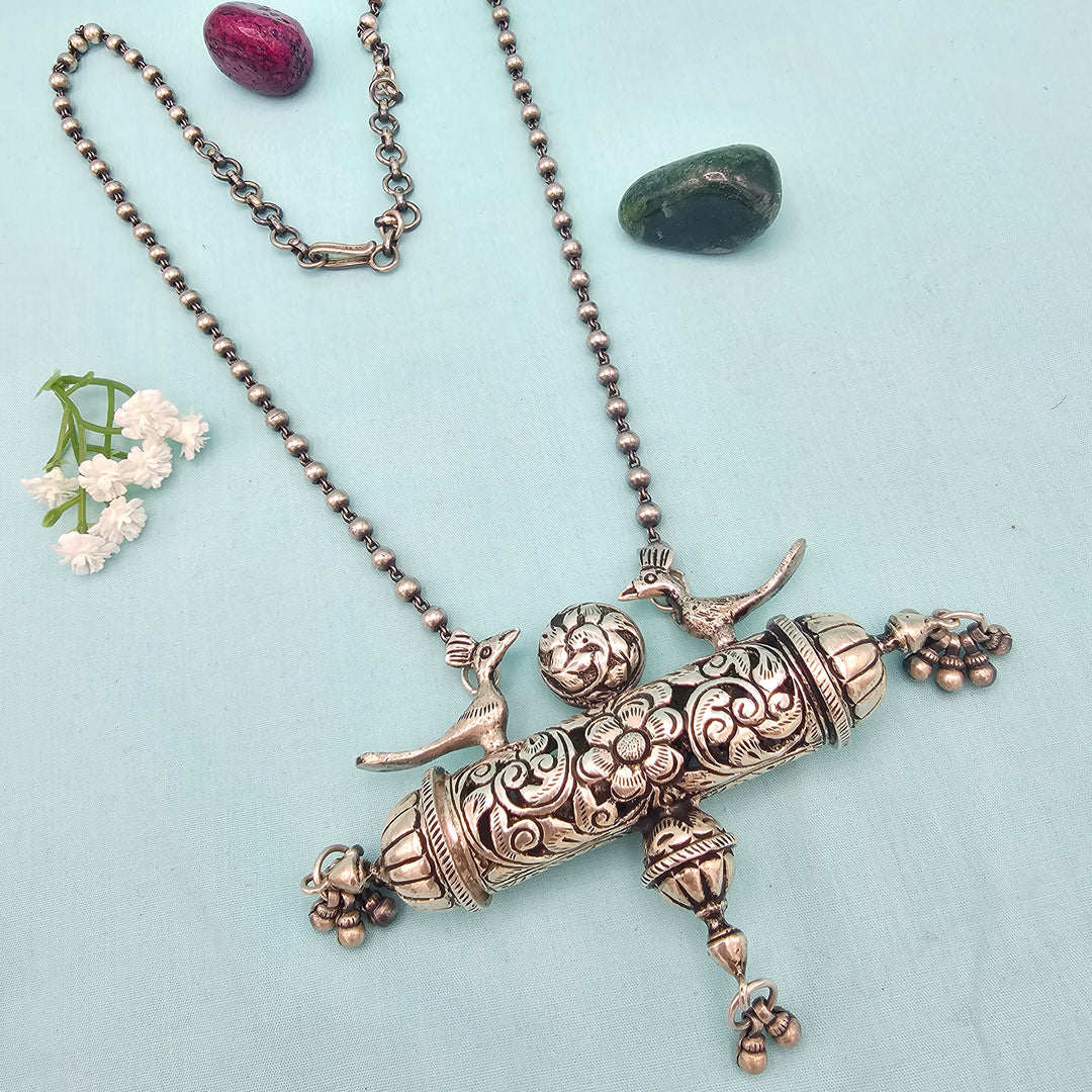 Chitayi Long necklace