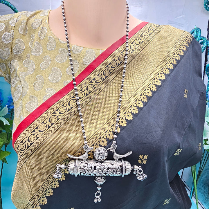 Chitayi Long necklace