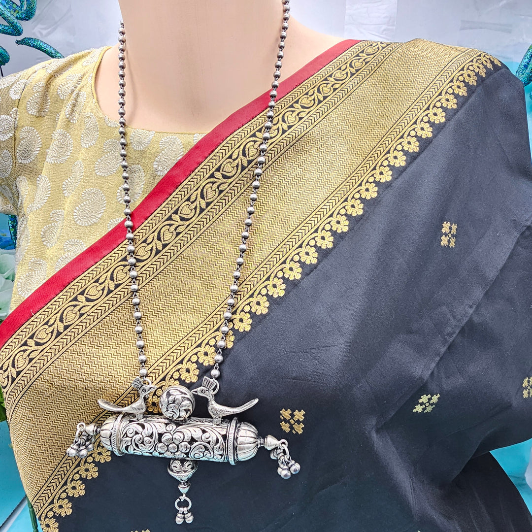 Chitayi Long necklace