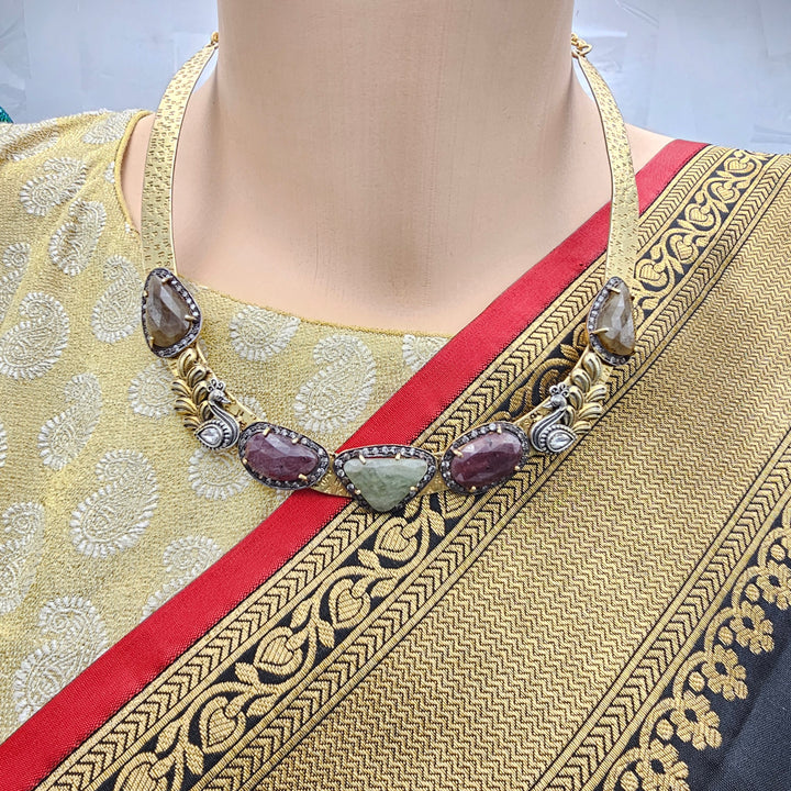 Sapphire Stones Hasli