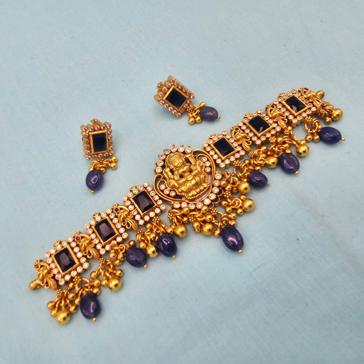Sapphire temple choker