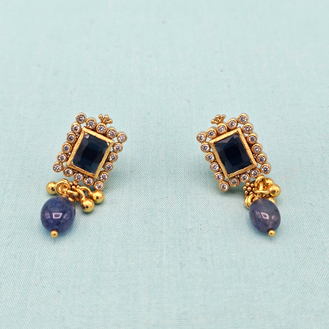 Sapphire temple choker