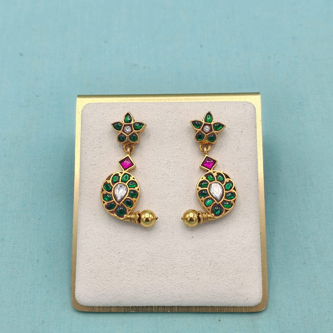 Kundan hangings