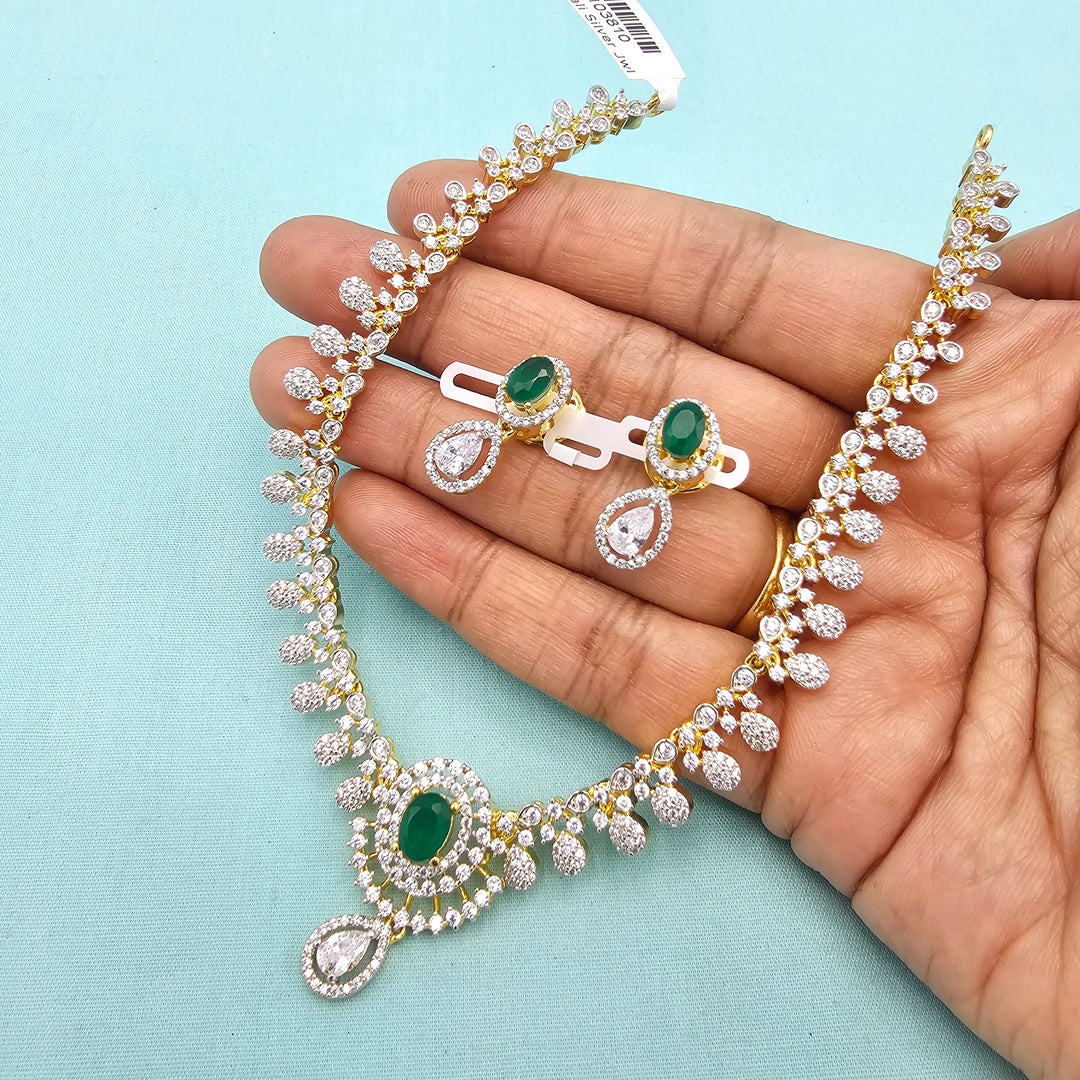 Diamond rep Emerald Set