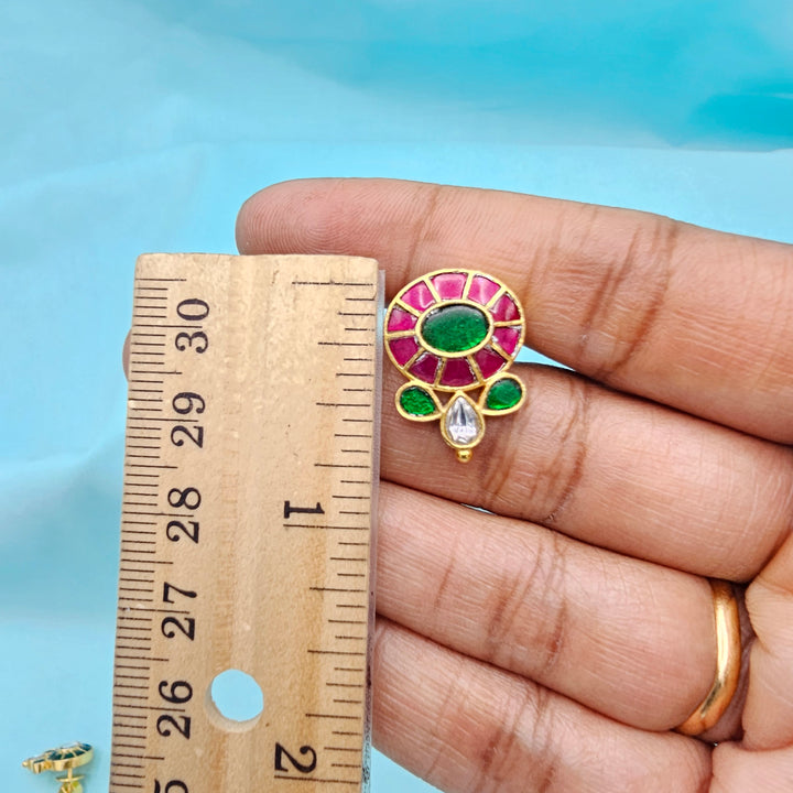 Small Kundan Studs