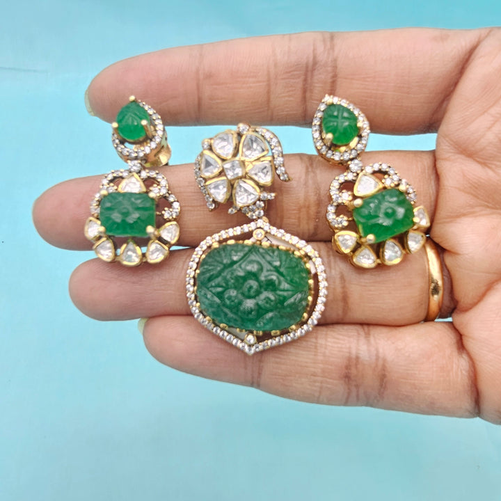 Emerald pendant Set