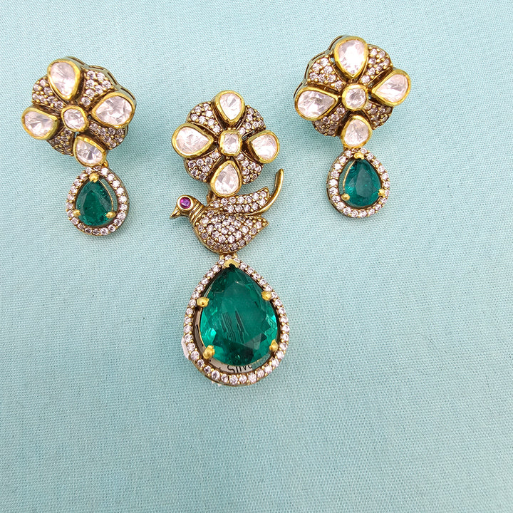 Mozo Emerald Pendant set