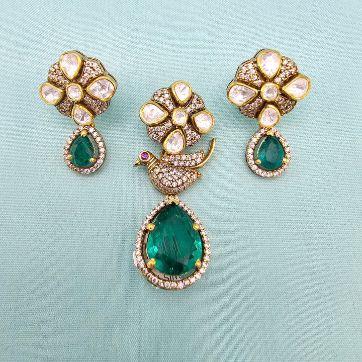 Mozo Emerald Pendant set