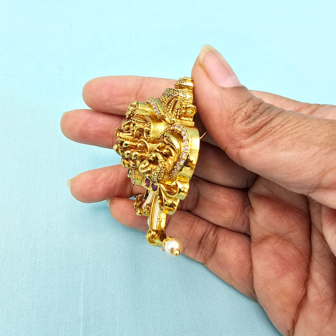 Puligoru pendant 8mm pearls