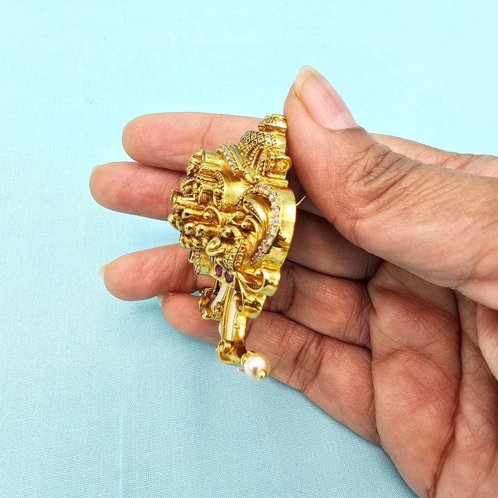 Puligoru pendant 8mm pearls