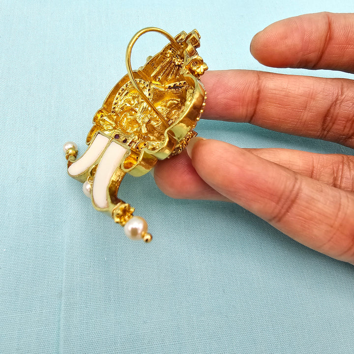 Puligoru pendant 8mm pearls